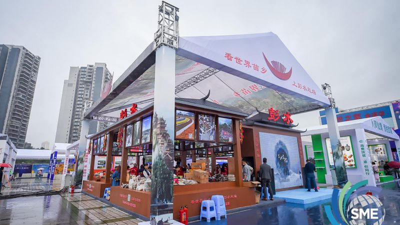 LED光源：节能环保，寿命长，色彩丰富